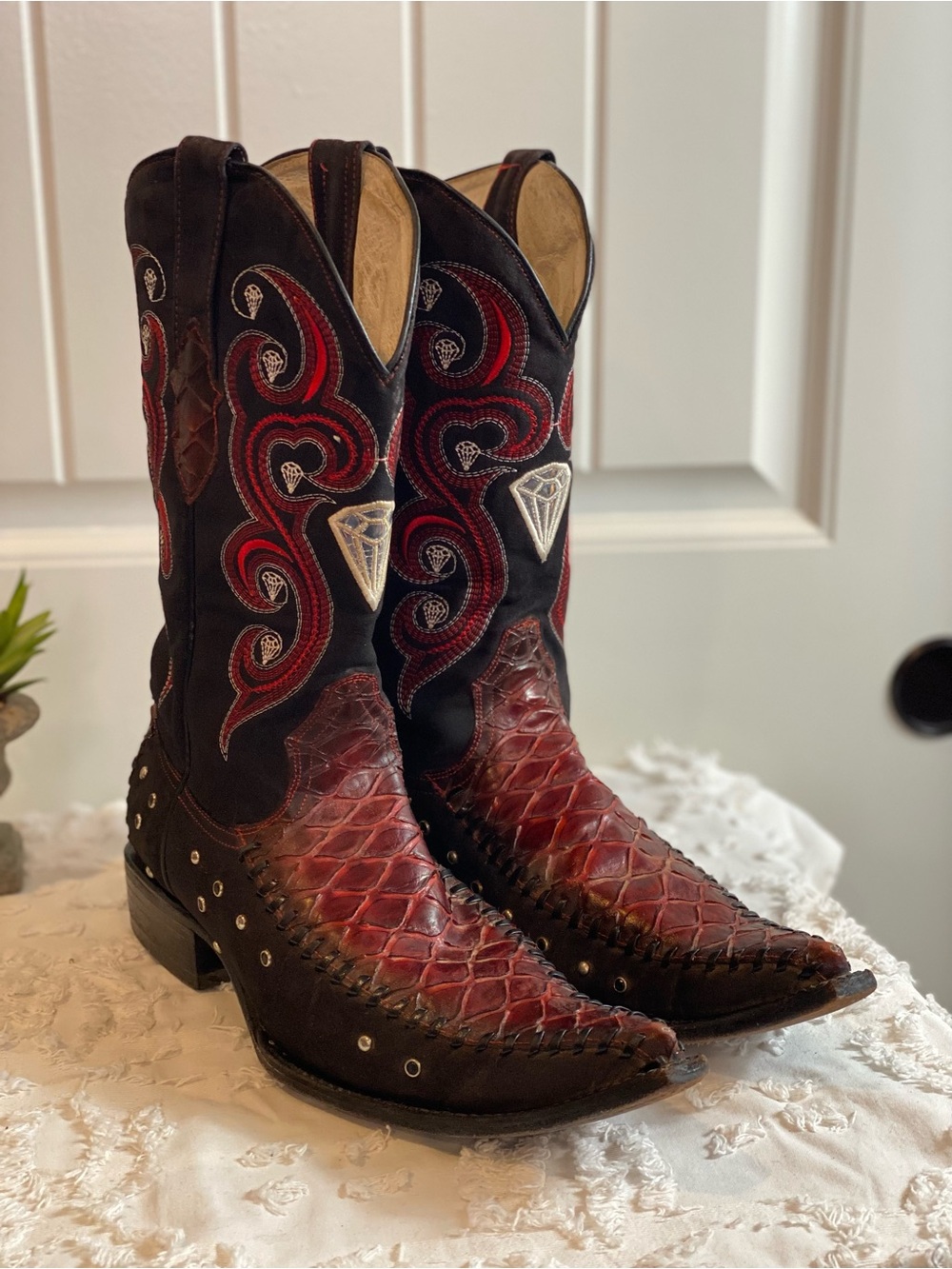 Men's Red and Black Stitched Western Cowboy Snip Toe Boots